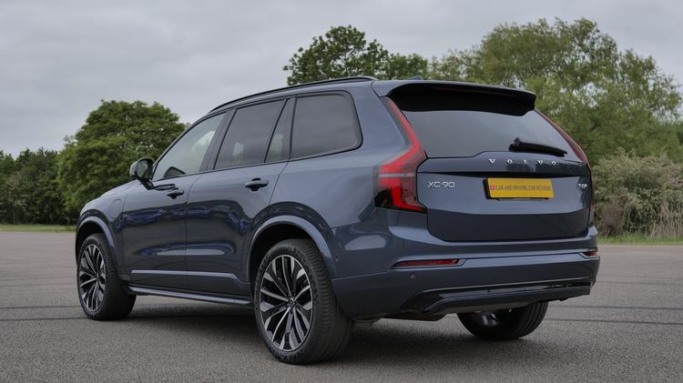 VOLVO XC90 ESTATE 2.0 T8 406 PHEV Plus Pro Black Ed 5dr AWD Gtron